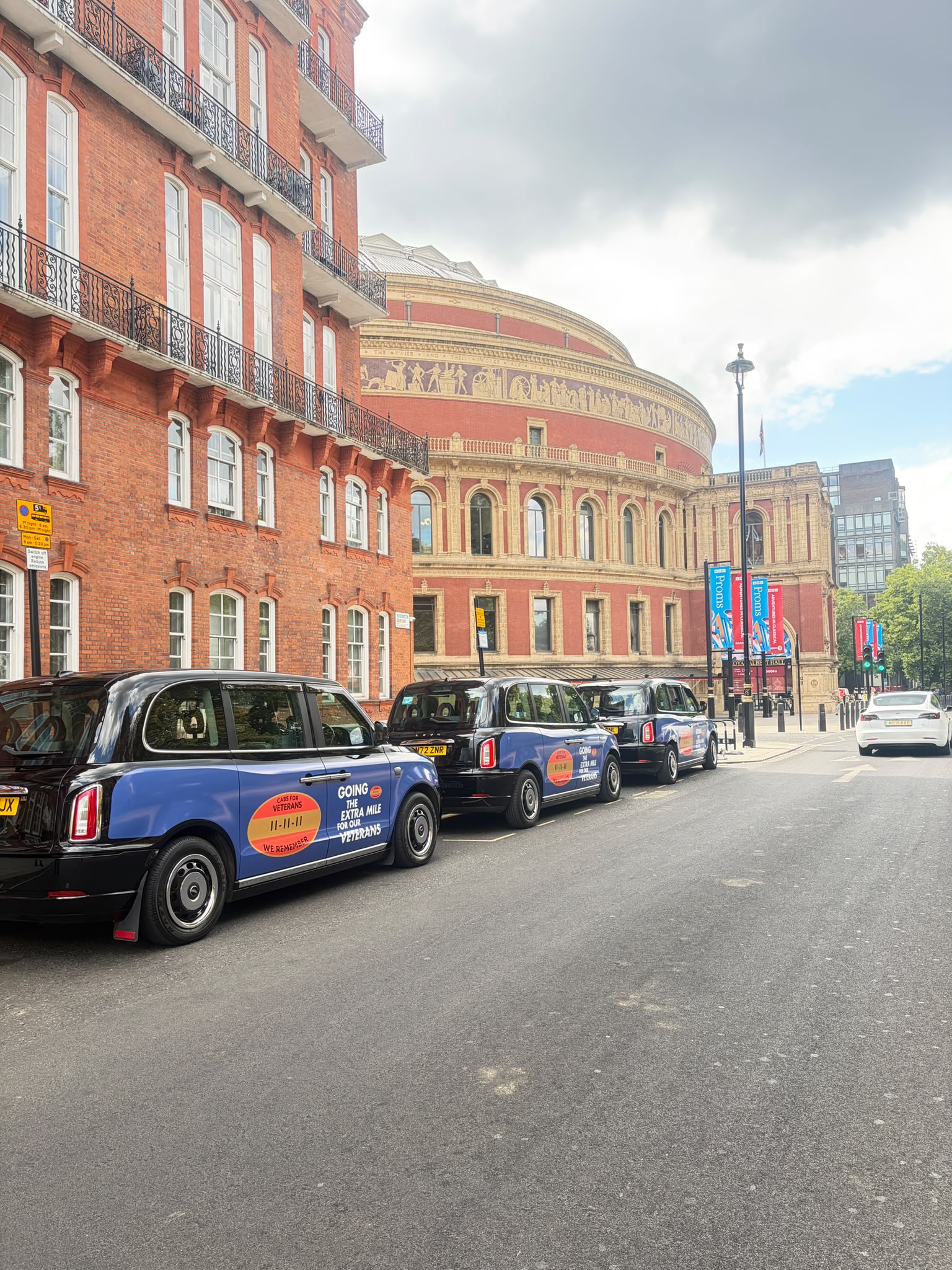 Liveried taxis outside the Albert Hall